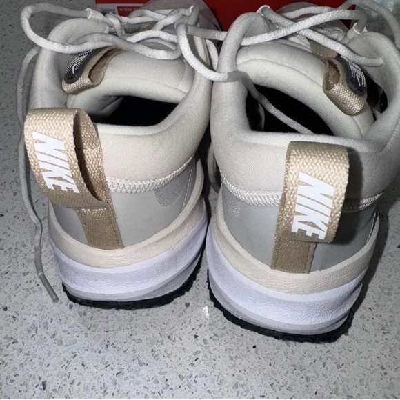 Nike Spark Shoes - Picture 4 of 8